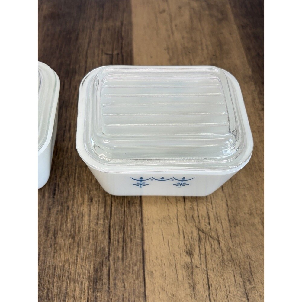 2 Pyrex Snowflake Garland 501B Refridgerator Dishes With Lids Mint Unused Vtg - Picture 6 of 10